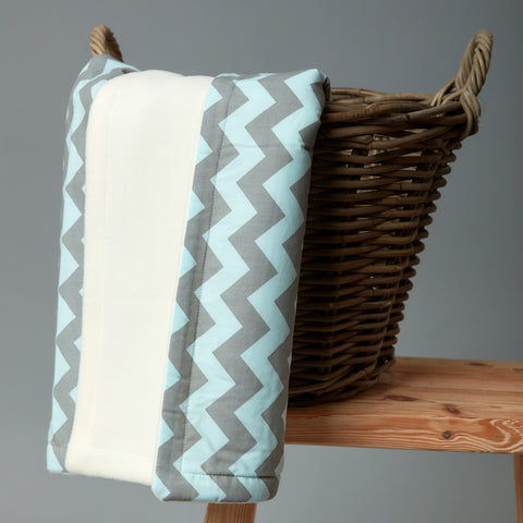 Babydecke Chevron hellgrau und mint