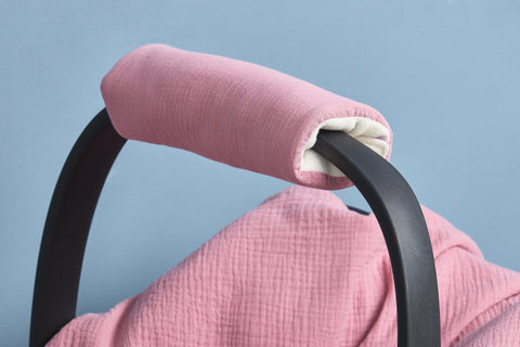 Armschoner Babyschale Musselin rosa