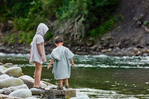 Badeponcho Musselin grau Punkte